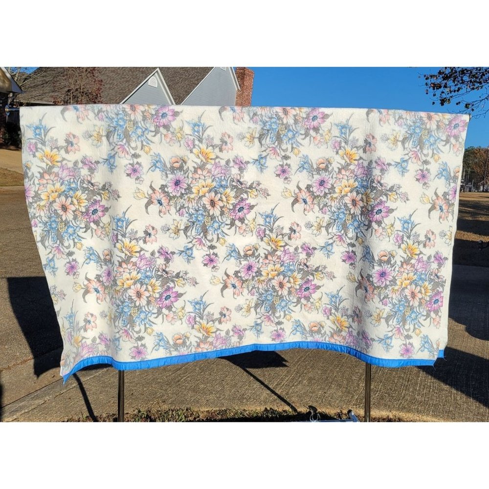 Vintage Floral Blanket with Satin Trim Stains READ 71x84 Blue Cannon Bedding